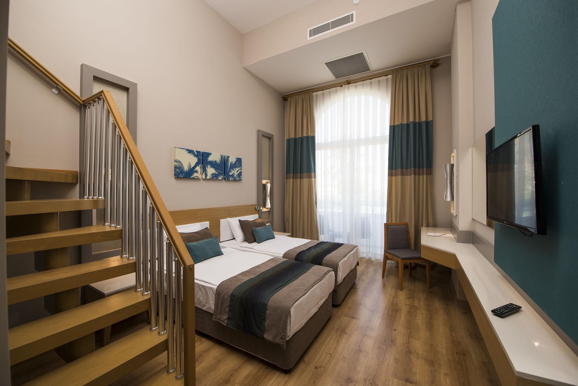 Palm World Side Resort & Spa Εξωτερικό φωτογραφία