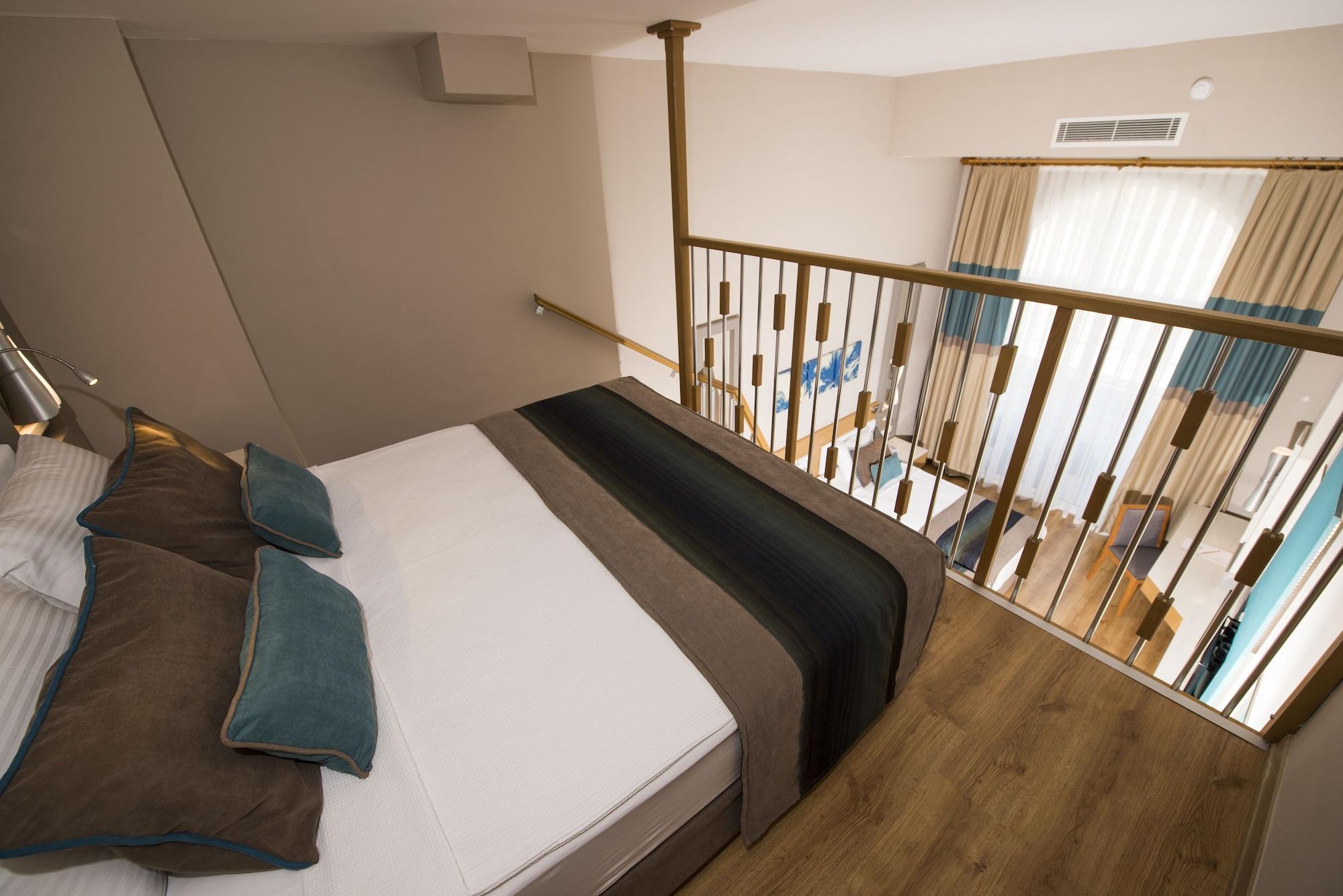 Palm World Side Resort & Spa Εξωτερικό φωτογραφία